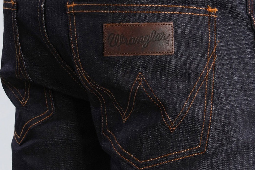 wrangler jeans with w on pocket