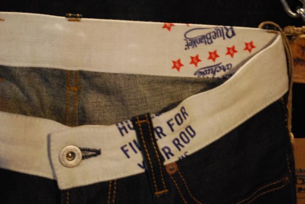 A specialty canvas waistband on Blue Blanket's collab with magazine Men's File