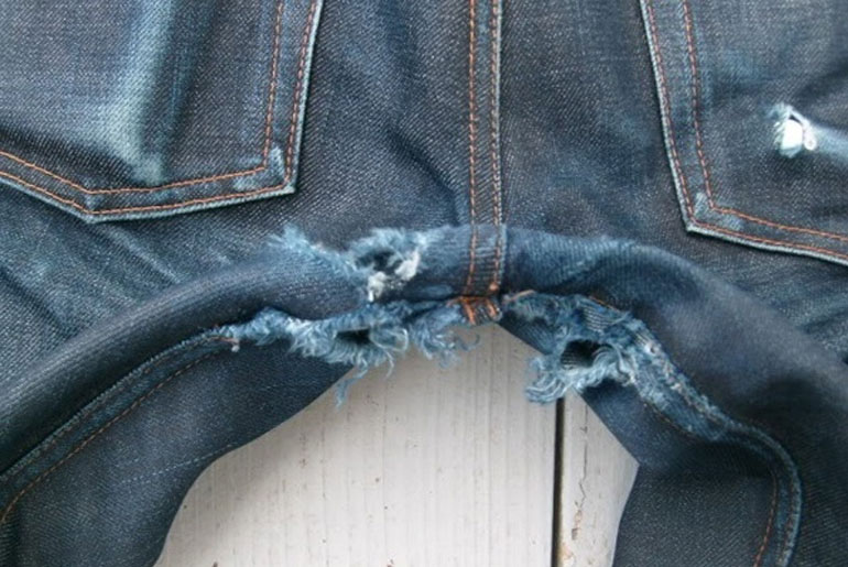 5 Stupid Mistakes Youre Making While Wearing Jeans Every Day