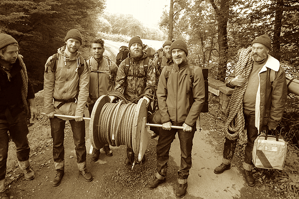 The crew all loaded up with ropes