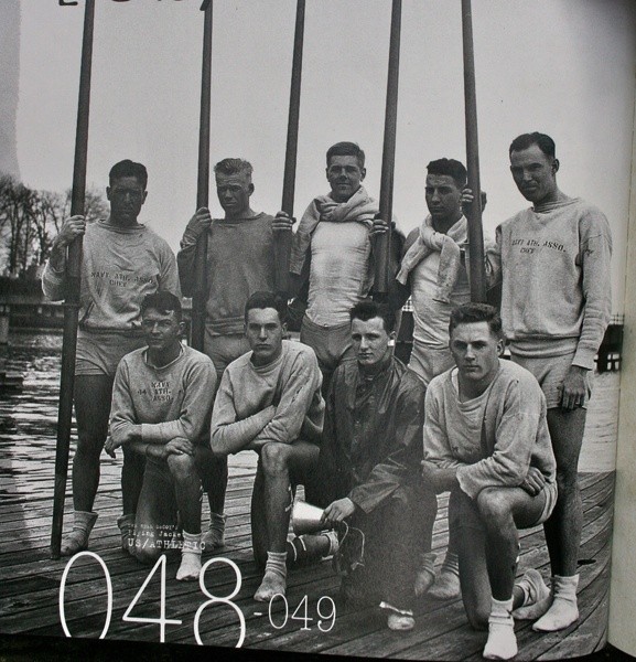 A 1940s crew team wearing crew neck loopwheeled sweatshirts.