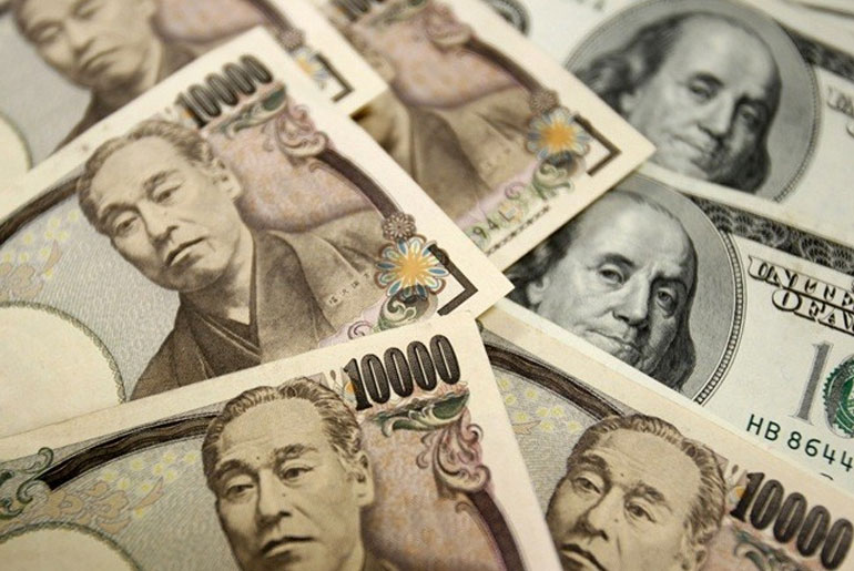 How Dollar to Yen Exchange Rates Affect Denim Prices