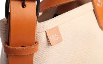 tote bag feature