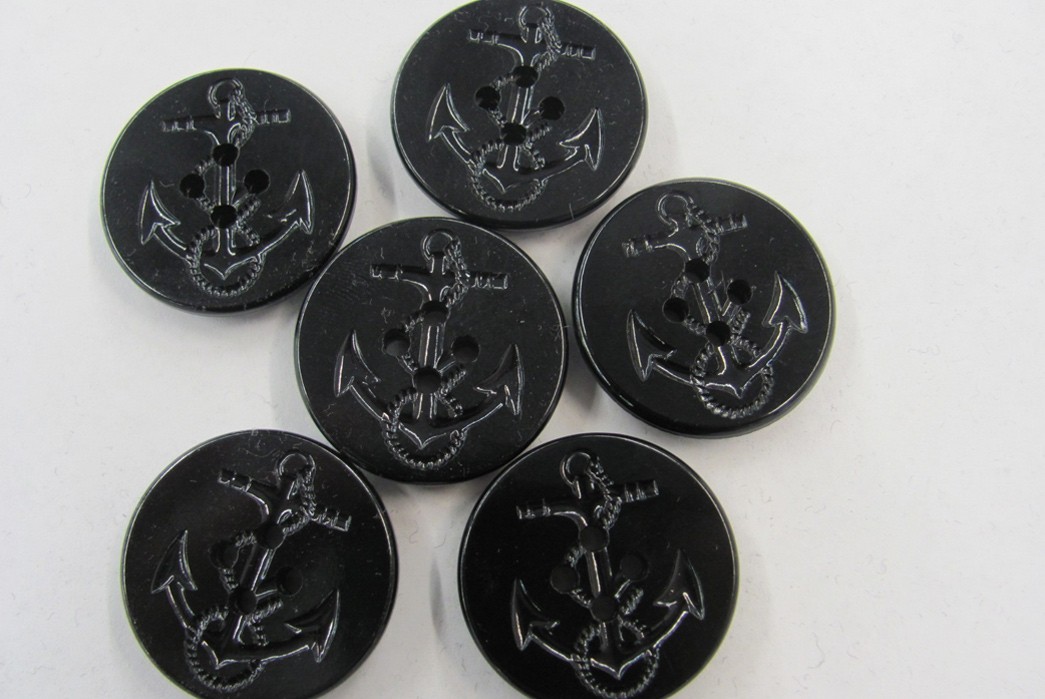 Traditional peacoat buttons. Image via Sterlingwear.