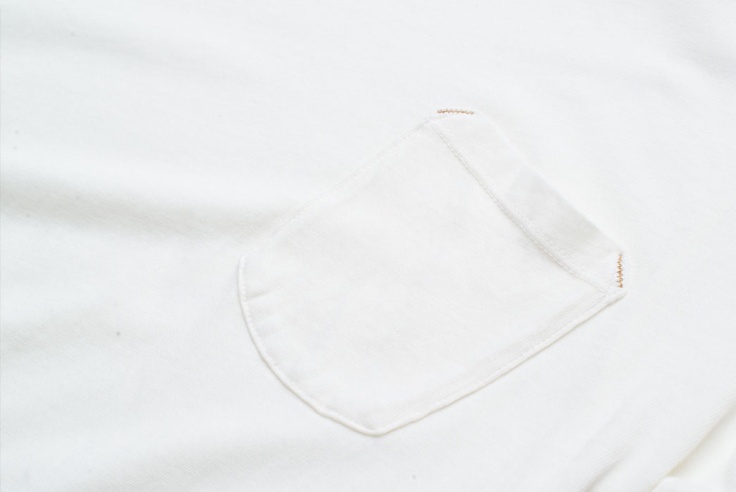 freenote-cloth-white-heavy-guage-pocket-t-shirt-closeup