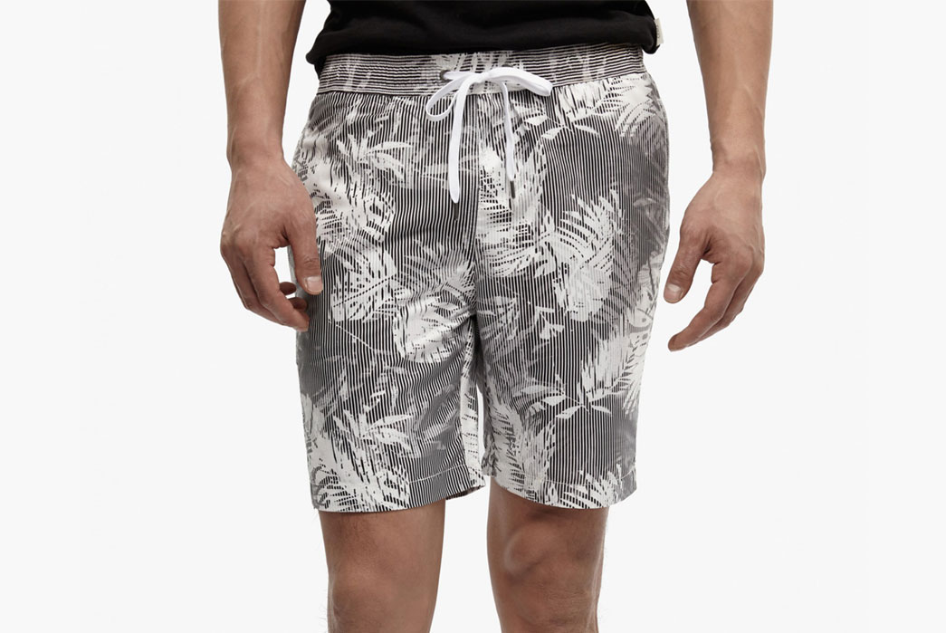 Swim-Trunks-Five-Plus-One-Onia-Charles-Trunk-7-in-Black-&-White-Striped-Leaves