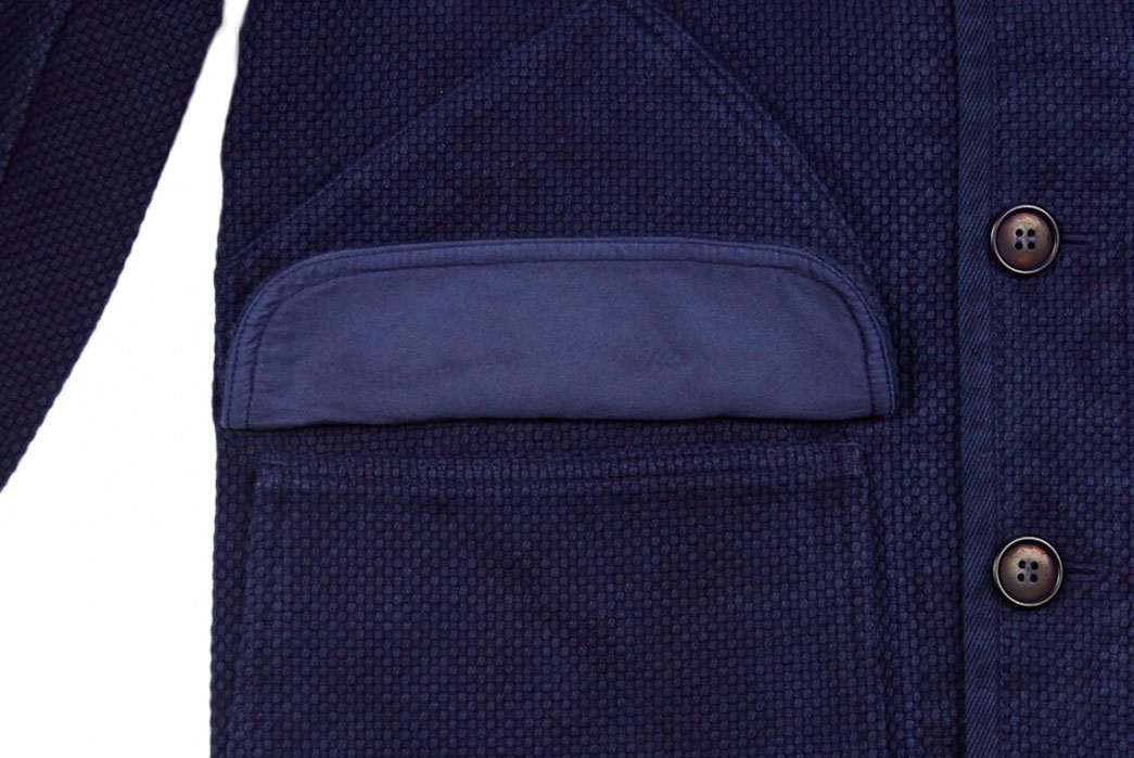 blue-blue-japan-hand-dyed-indigo-sashiko-hunting-jacket-pocket-open