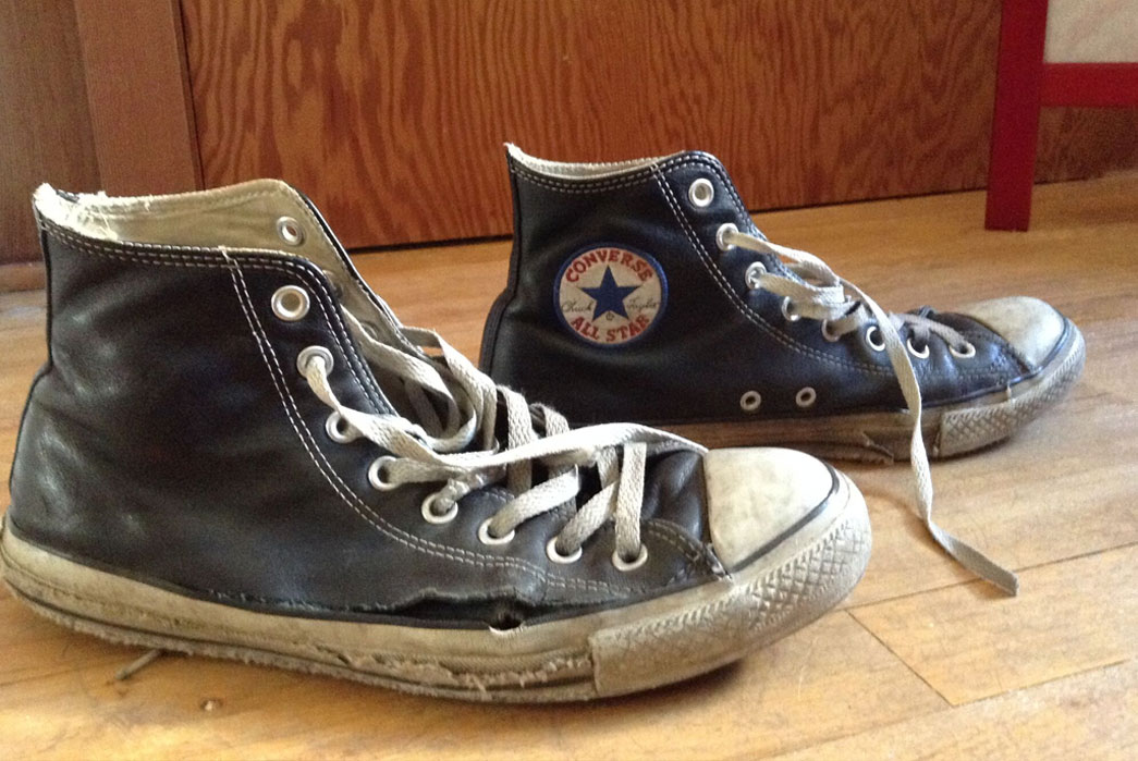 converse-leather-chuck-taylor-all-star-sneakers-side