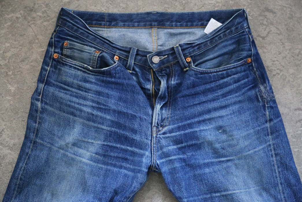 fade-of-the-day-lvc-1954-501zxx-9-months-12-washes-2-soaks-front-detail