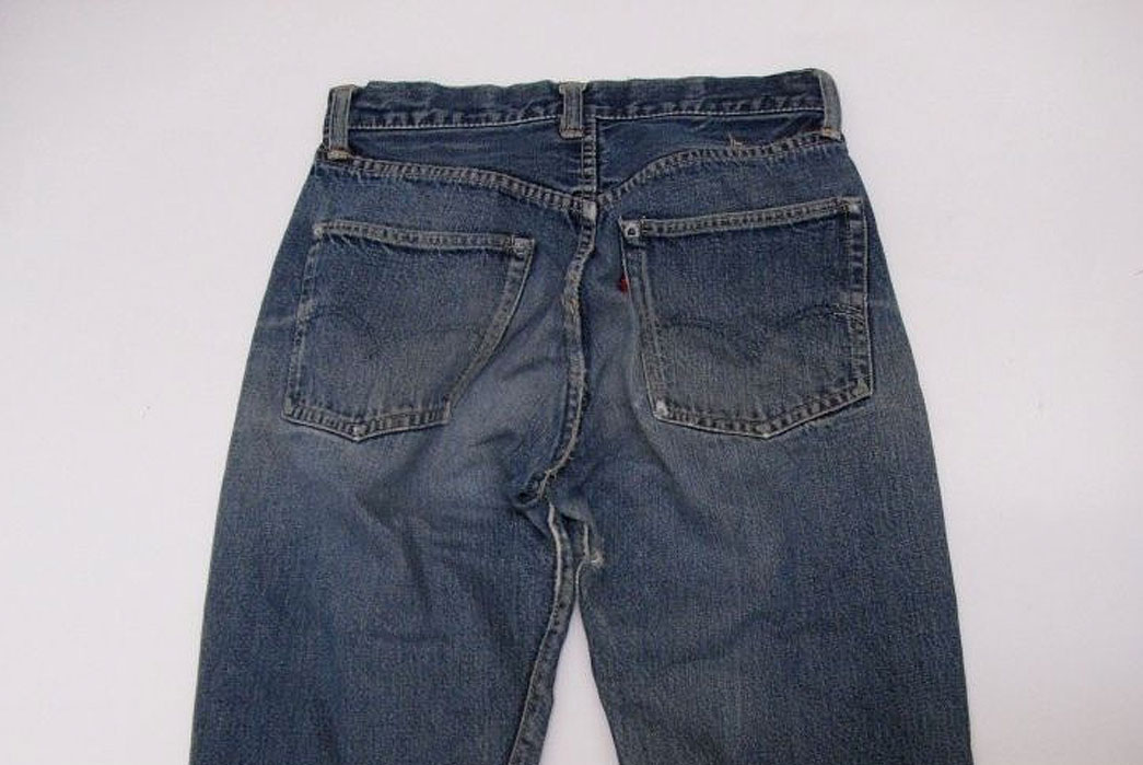 vintage-levis-jeans-offset-back-center-belt-loop