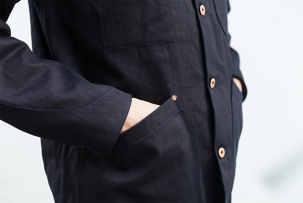 grease-point-workwear-orchard-coat-in-double-indigo-14-5oz-candiani-mills-selvedge-denim-hand-in-pocket