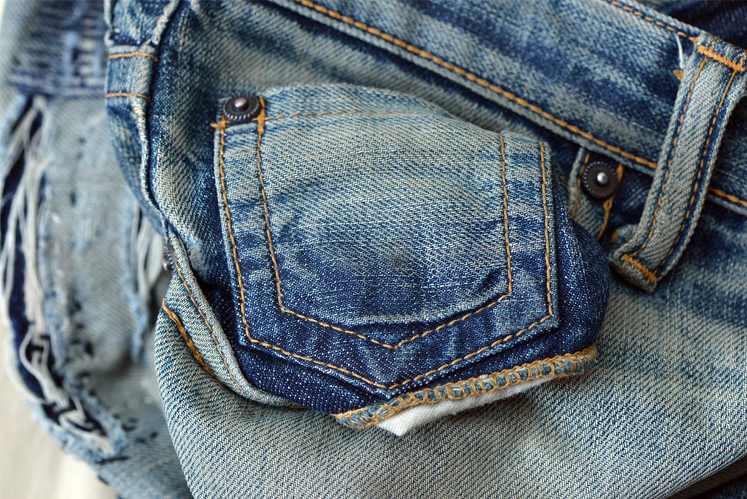 fade-of-the-day-jeansda-phoenix-2-years-0-washes-1-soak-front-pocket-open