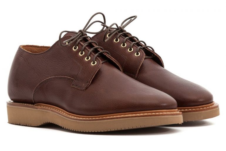 vibergs-tumbled-horsehide-derby-shoe-is-built-on-an-orthopedic-shoe-last-pair-side