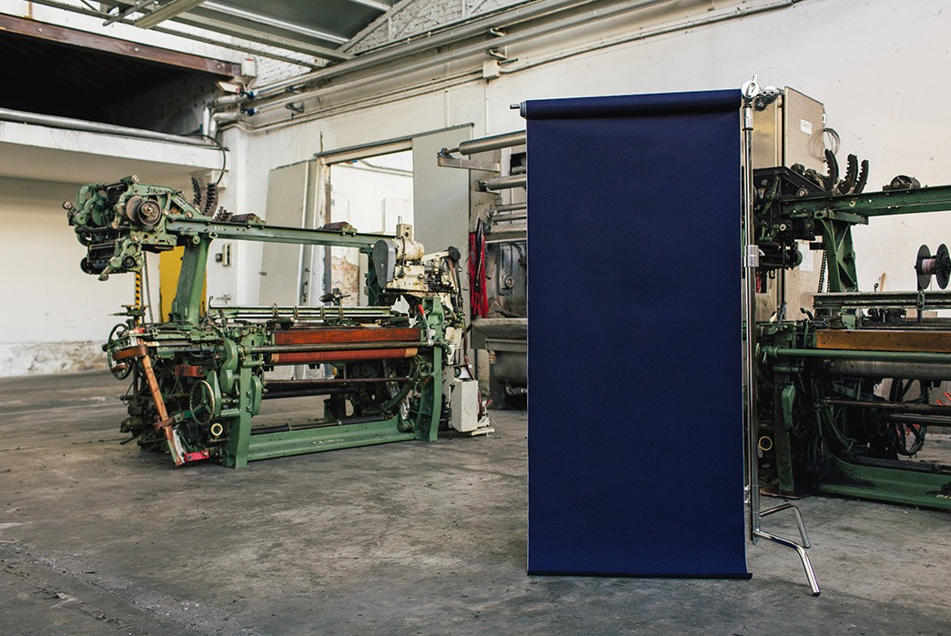 italian-denim-mill-berto-showcases-their-spring-18-offerings-machines-and-blue-panel