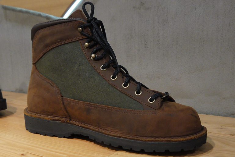 Danner-boot-with-canvas-interior-2