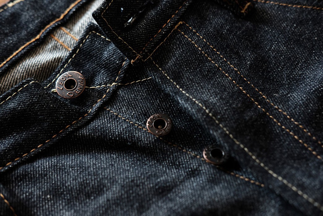 Fade-of-the-Day---Léon-Denim-1947-Memphis-(9-Months,-3-Washes,-1-Soak)-front-buttons