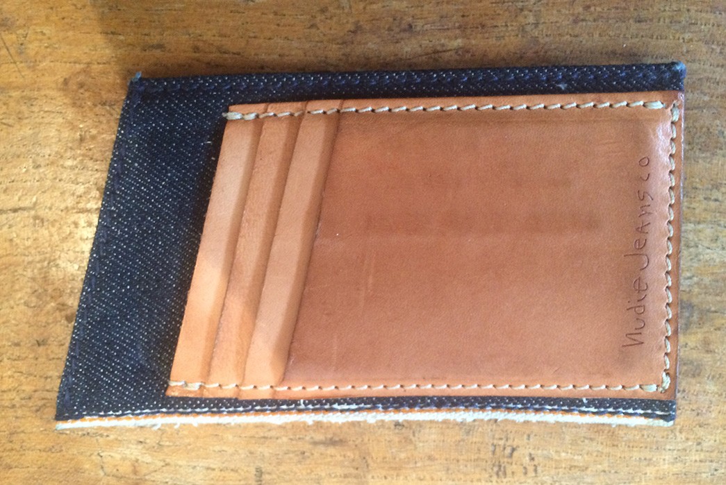 Fade-of-the-Day---Nudie-iPhone-5-Wallet-(2-Years)-beige-pockets-for-cards