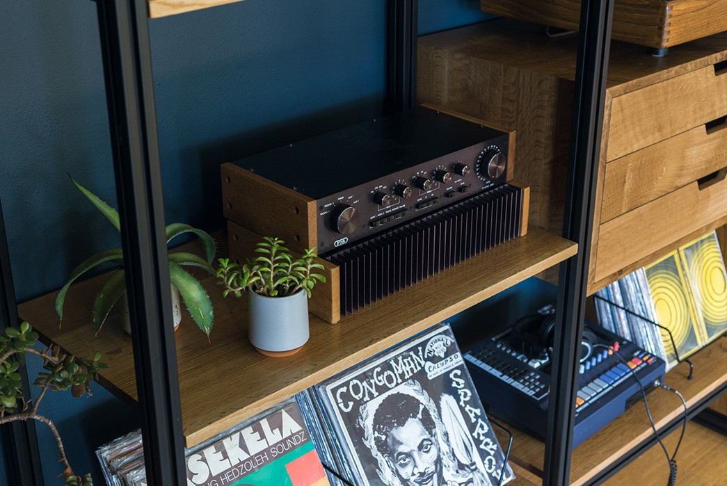 Tanner-Goods-Introduces-Their-Modular-Shelving-System-audio-amplifier