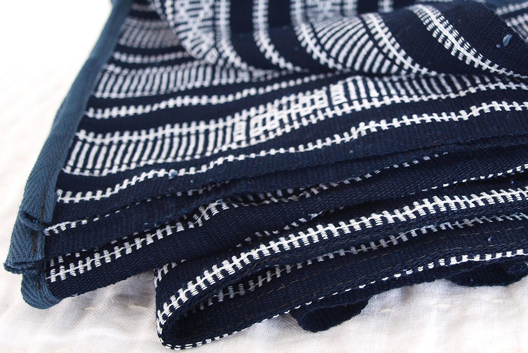 Handa-Covers-You-With-Their-Handwoven-and-Hand-dyed-Natural-Indigo-Blankets-detailed