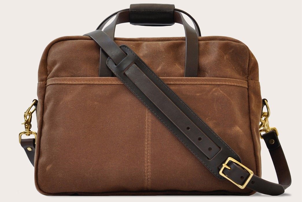 Oak-Street-Bootmakers-Enters-the-Bag-Game-with-Their-Utility-Briefcase-and-Tote-front-belt
