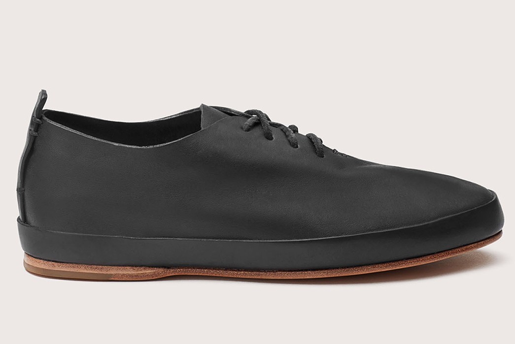 Feit-Steps-Into-the-Court-with-Their-Court-Low-Sneakers-single-side-black