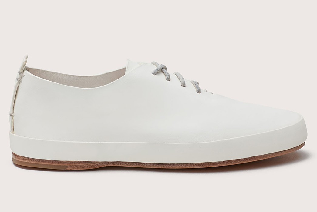 Feit-Steps-Into-the-Court-with-Their-Court-Low-Sneakers-single-side-white