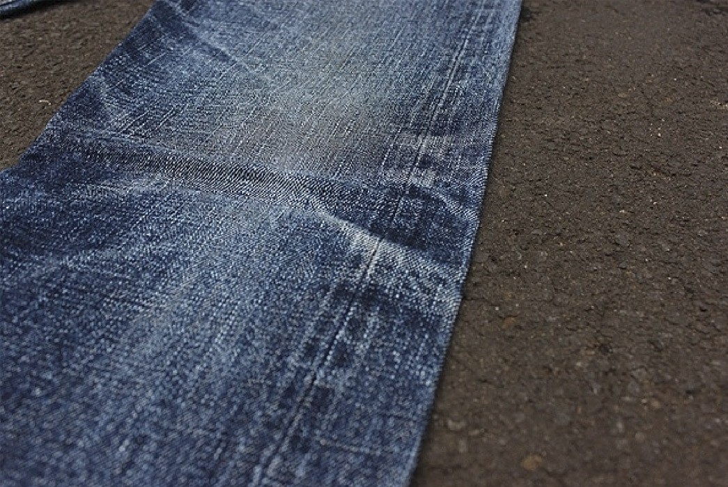 Rise,-Yoke,-and-Inseam---A-Raw-Denim-Anatomy-and-Terminology-Overview-leg-knee