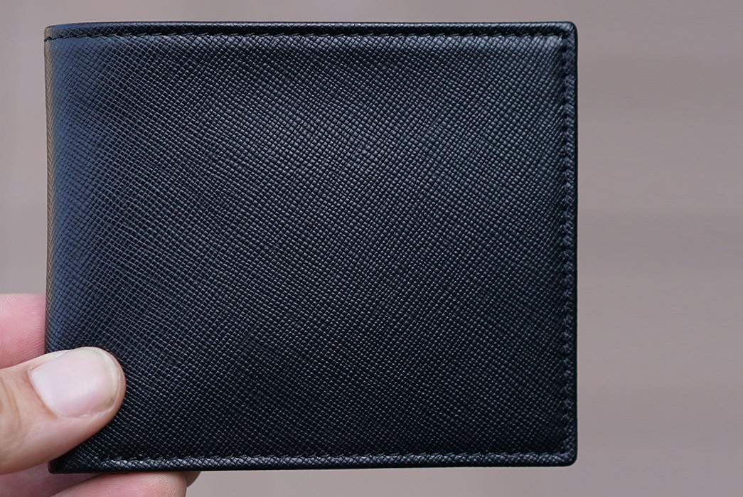 Epaulet's-Latest-Wallets-Use-the-Same-Leather-as-High-End-Designers-black-front