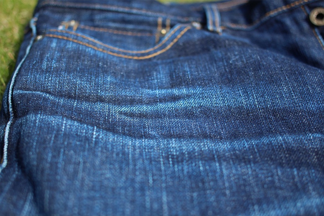 Fade-of-the-Day---Japan-Blue-JB0401-(5-Months,-2-Washes)--front-top-right-pocket