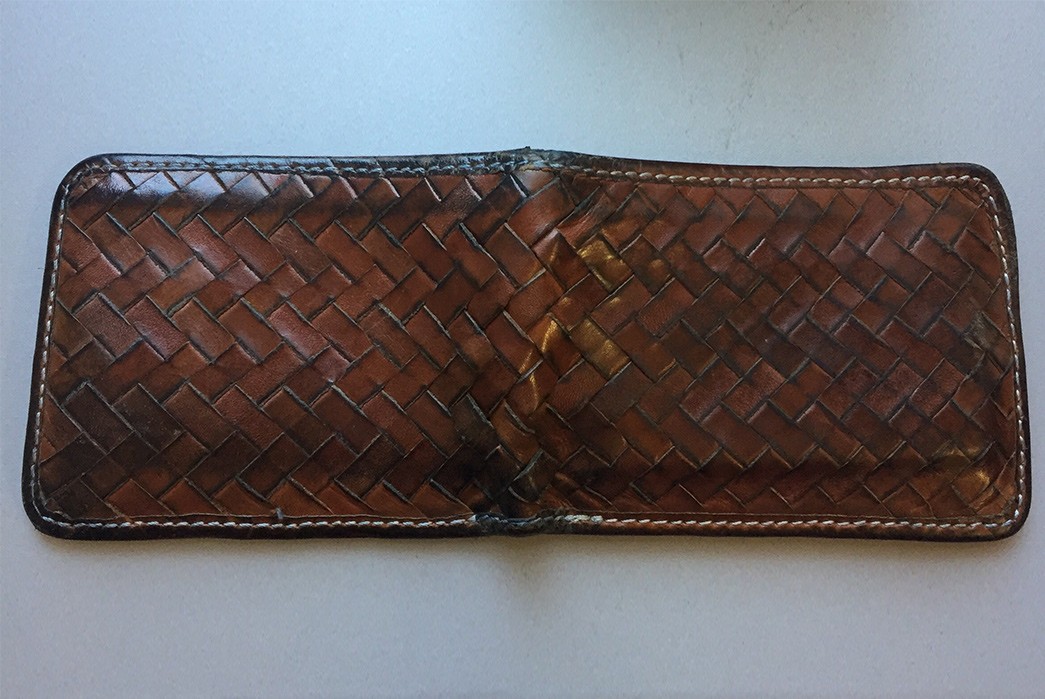 Fade-of-the-Day---NN.07-Woven-Leather-Wallet-(2.5-Years)-open-back