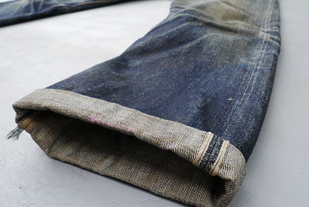 Fade-Friday---The-Strike-Gold-SG1101-(3-Years,-4-Washes,-1-Soak)-legs-selvedge