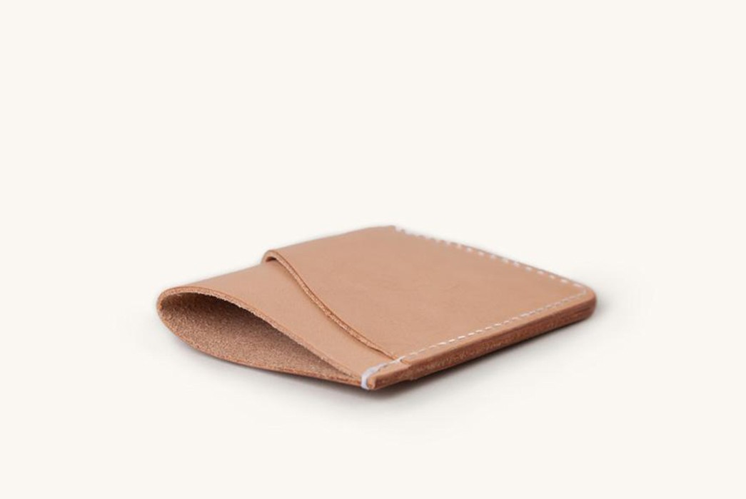 Tanner-Goods-Pares-Down-for-Their-Minimal-Card-Wallet-back-top