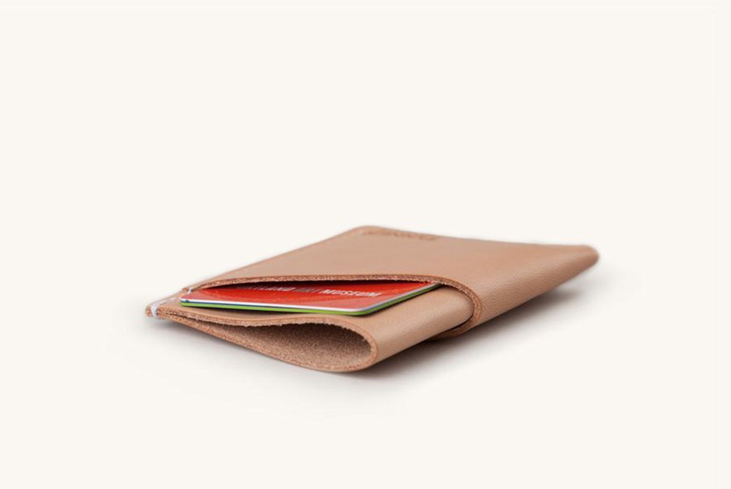 Tanner-Goods-Pares-Down-for-Their-Minimal-Card-Wallet-front-top-credit-card