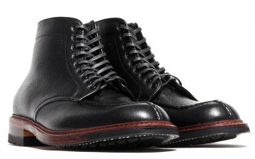 Things-Get-Grainy-with-the-Alden-x-Lost-&-Found-Black-Regina-Grain-Tanker-Boot-pair-front-side