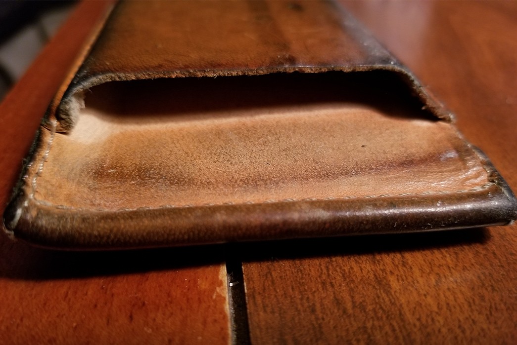 Fade-of-the-Day---Leather-Works-Minnesota-Wallet-(10-Months)-detailed-2