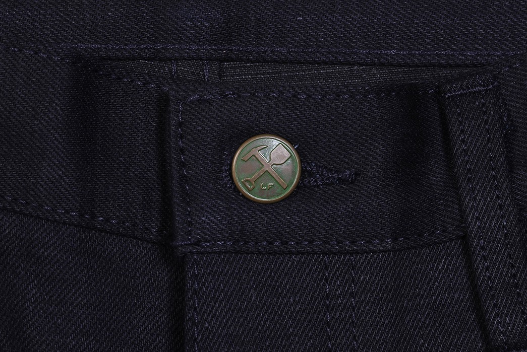 Left-Field-Teams-Up-With-BlackBlue-for-an-Indigo-x-Black-Selvedge-Jean-front-top-button