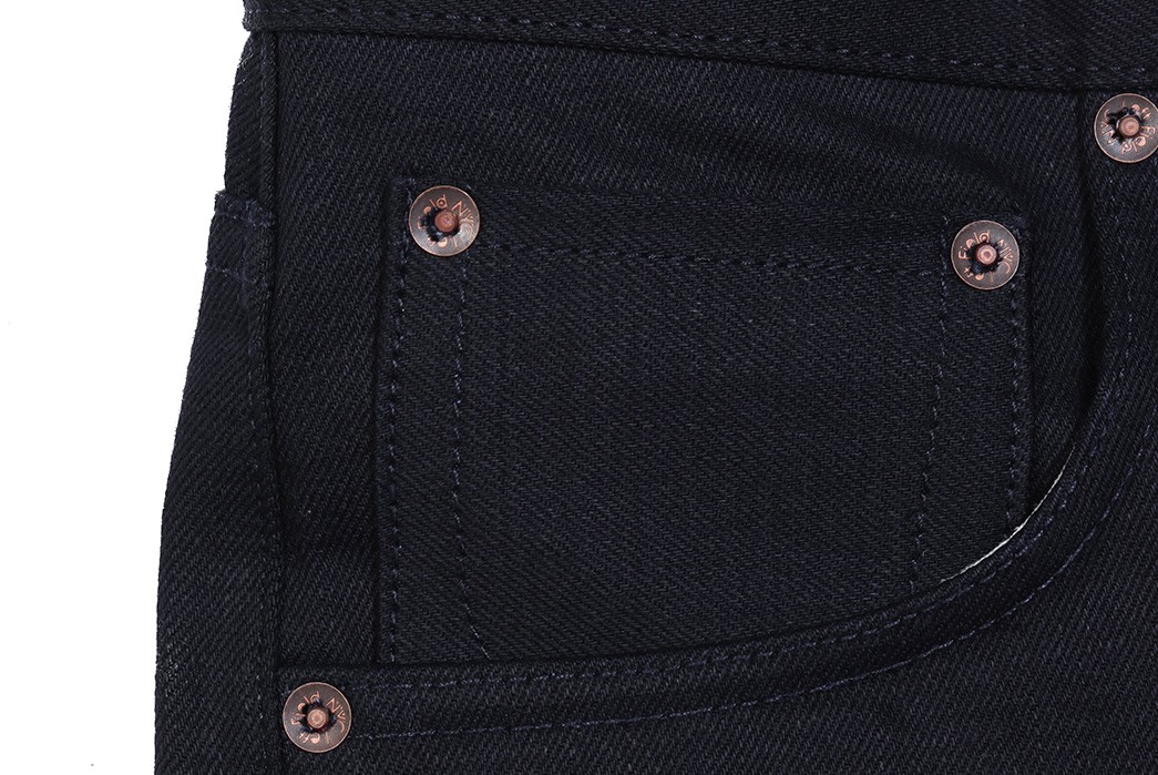 Left-Field-Teams-Up-With-BlackBlue-for-an-Indigo-x-Black-Selvedge-Jean-front-top-right-pocket