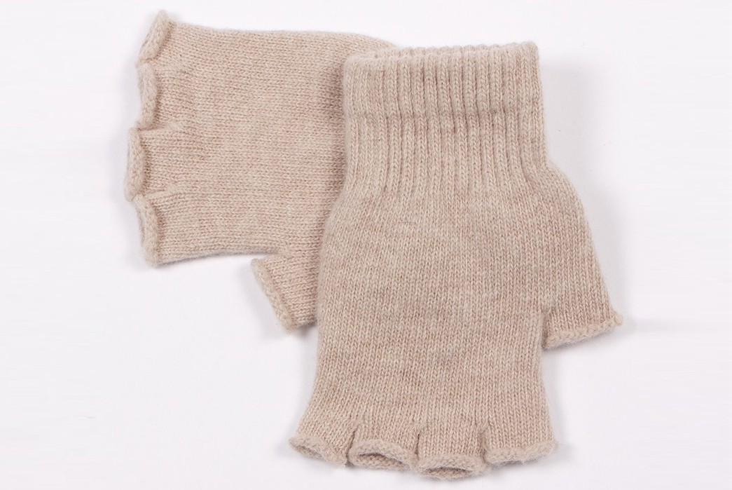 north-american-quality-purveyors-made-in-canada-lambswool-gloves-tan-fingerless