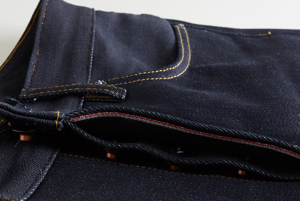 railcar-rolls-out-their-proprietary-15oz-super-slub-denim-left-front-pocket-and-buttons