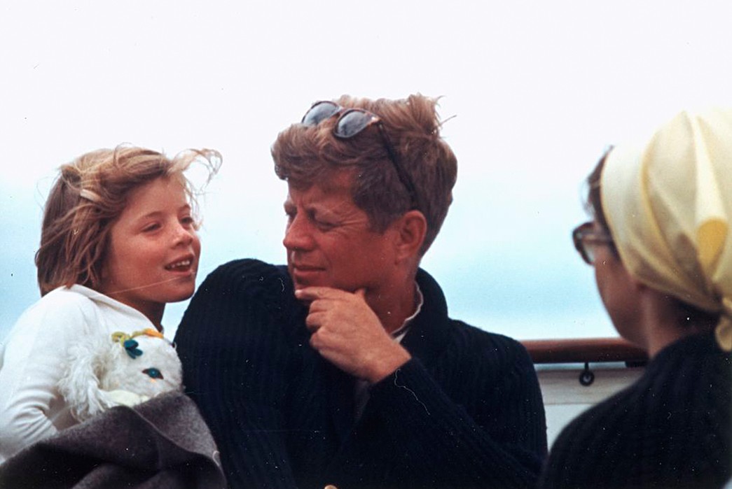 american-optical-history-philosophy-and-iconic-products-jfk-with-family