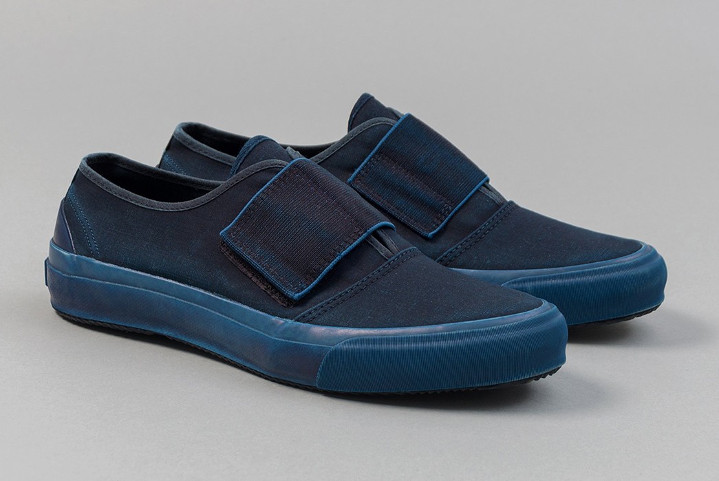 the-hill-side-dips-their-feet-into-more-indigo-limited-pair-side-front