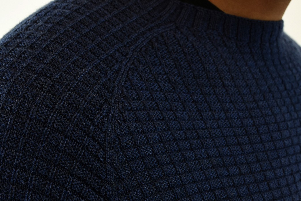 american-trench-knits-up-a-seamless-merino-sweater-front-navy-detailed