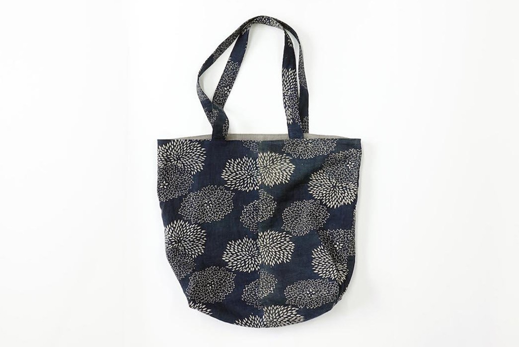 curious-corners-katazome-totes-use-half-century-old-fabric-front