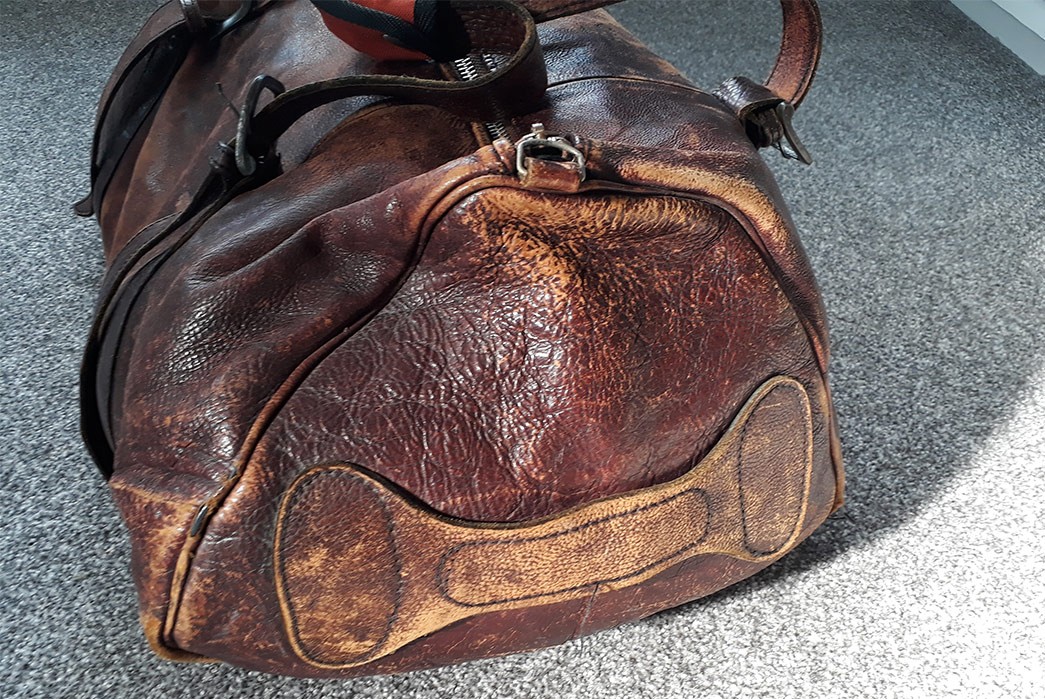 fade-of-the-day-vintage-leather-bag-33-years-side-3