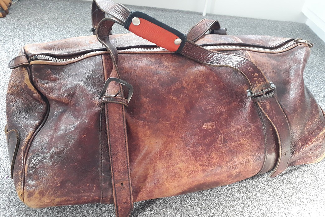 fade-of-the-day-vintage-leather-bag-33-years-side