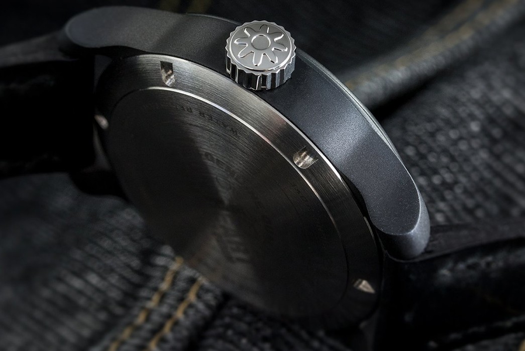 iron-heart-winds-up-a-limited-edition-watch-side