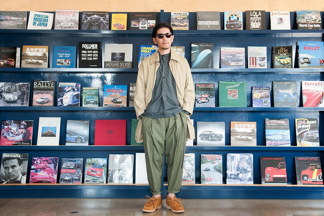 monitaly-spring-summer-2018-lookbook-with-books-front