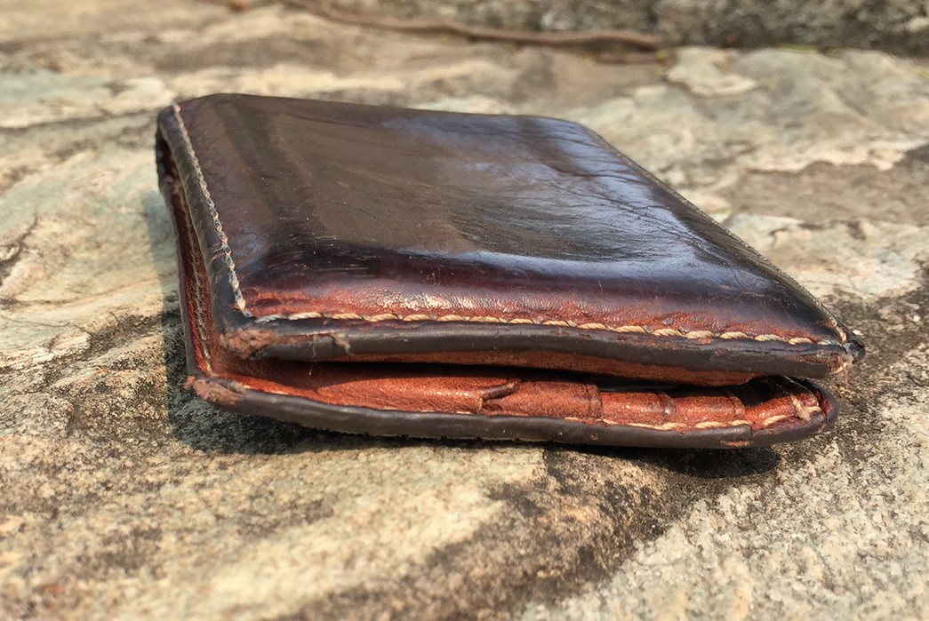 fade-of-the-day-fossil-traveler-wallet-10-years-closed