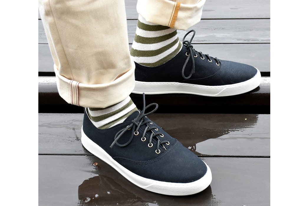 rancourt-and-american-trench-keep-your-feet-dry-with-ventile-sneakers-model-pair-front-side