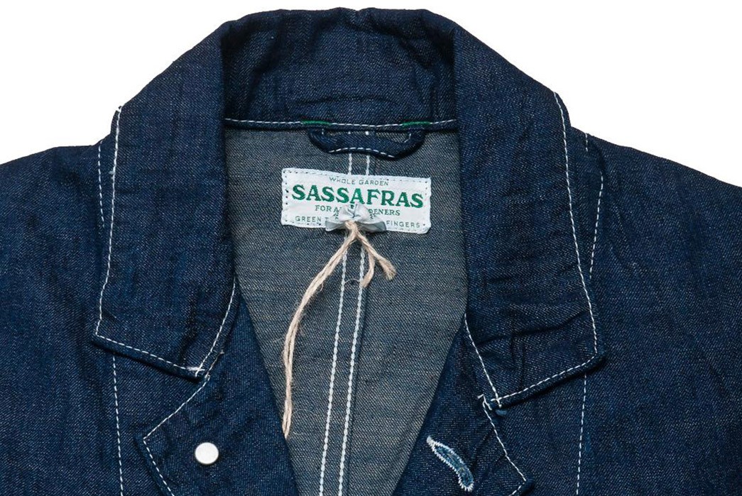 Sassafras-Goes-Whole-Leaf-With-This-Denim-Coat-front-collar
